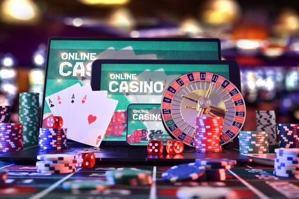 win555 Domino QQ mobile app interface showing live table and betting controls